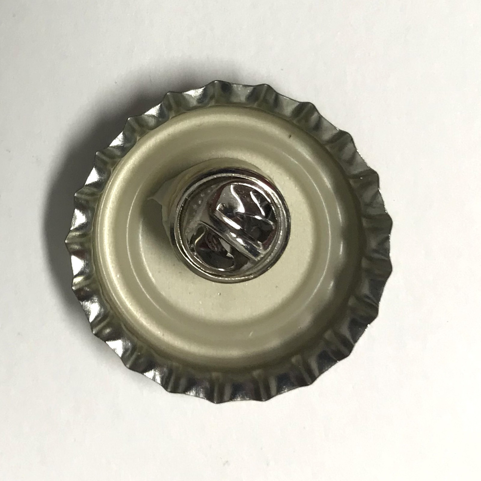Jones Soda Co Bottle Cap Metal Pin “I’VE GOT A JONES FOR A JONES”| Hat Tie Lapel