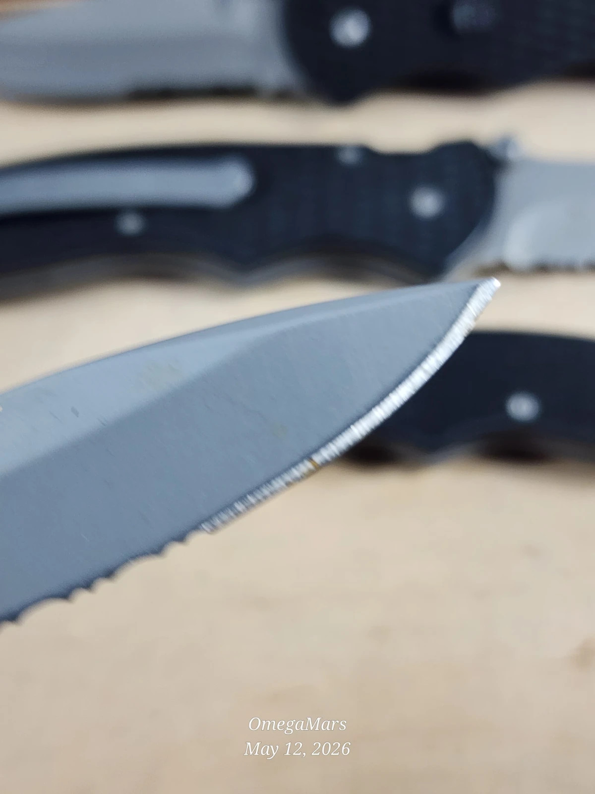 Gerber FAST Draw – Assisted Open Combo Edge Folding Pocket Knife!