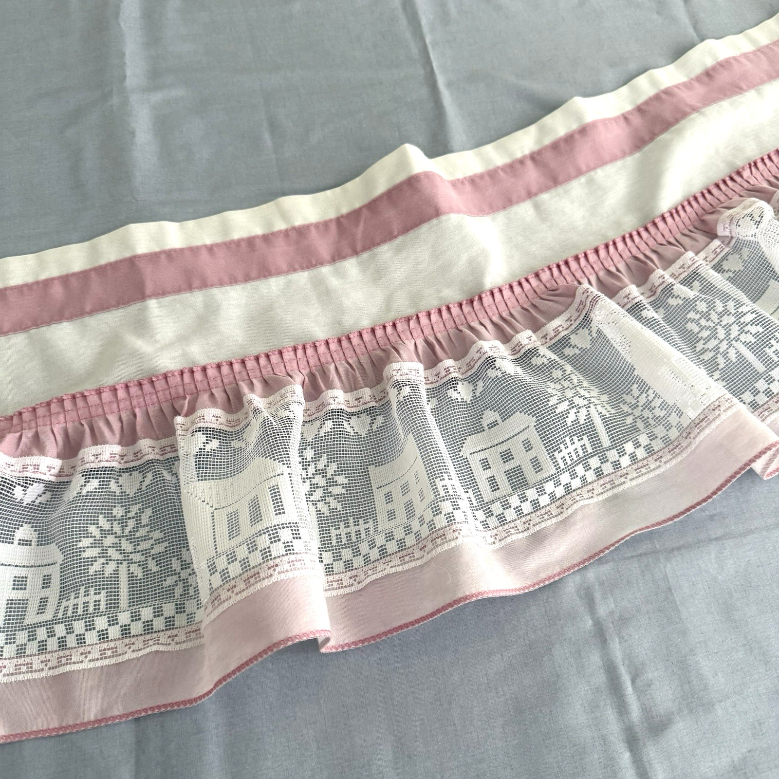 Vintage Country Lace Ruffled Window Valance Pink Mauve House Church Cottagecore