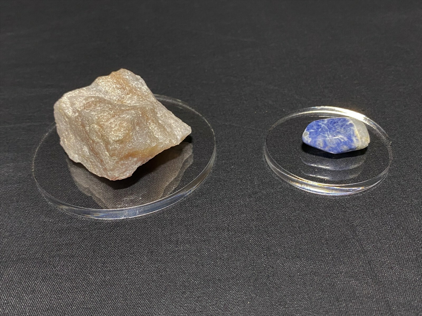 Clear Acrylic Circle & Square Bases Stands Mineral Collectible Mounting Display