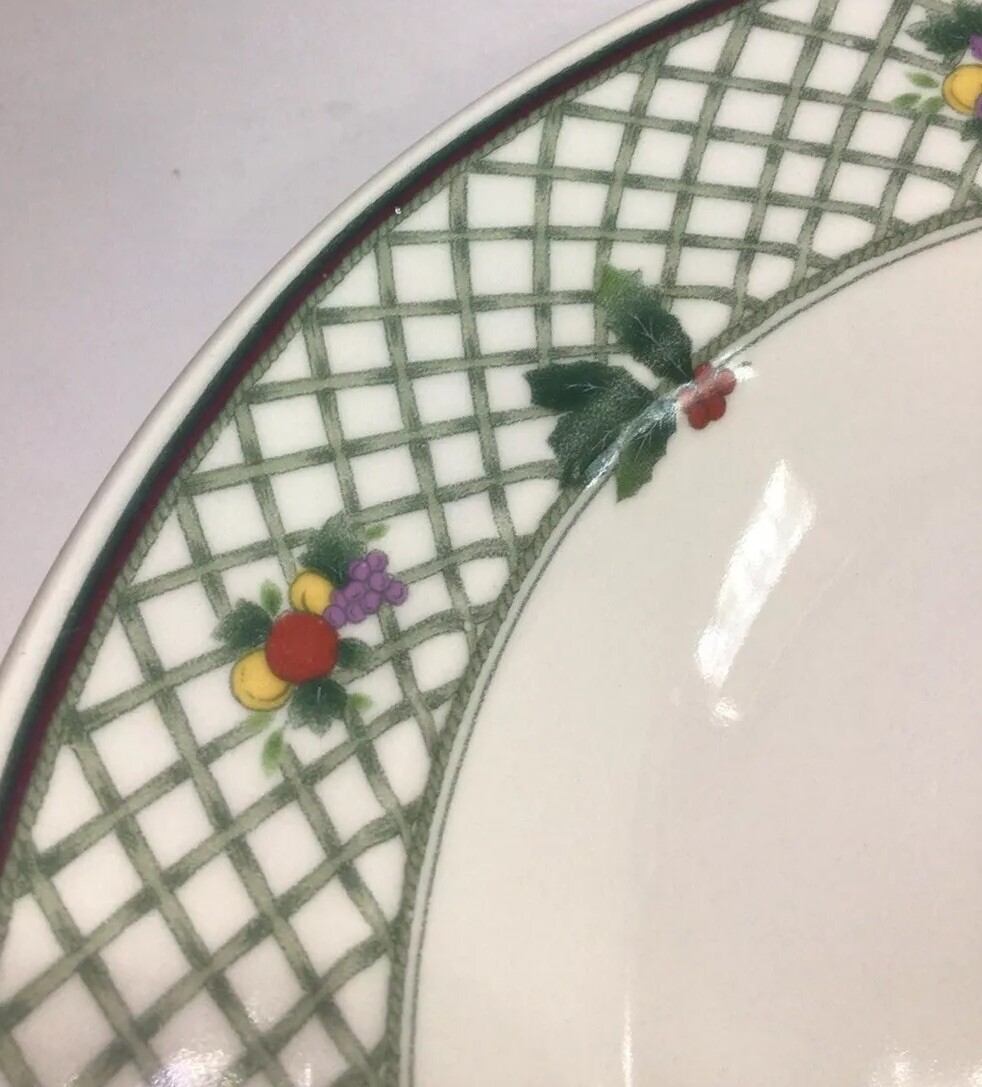 Mikasa Heritage Christmas Story Rimmed Fruit Dessert Bowls 7 1/8 Inch Set Of 3