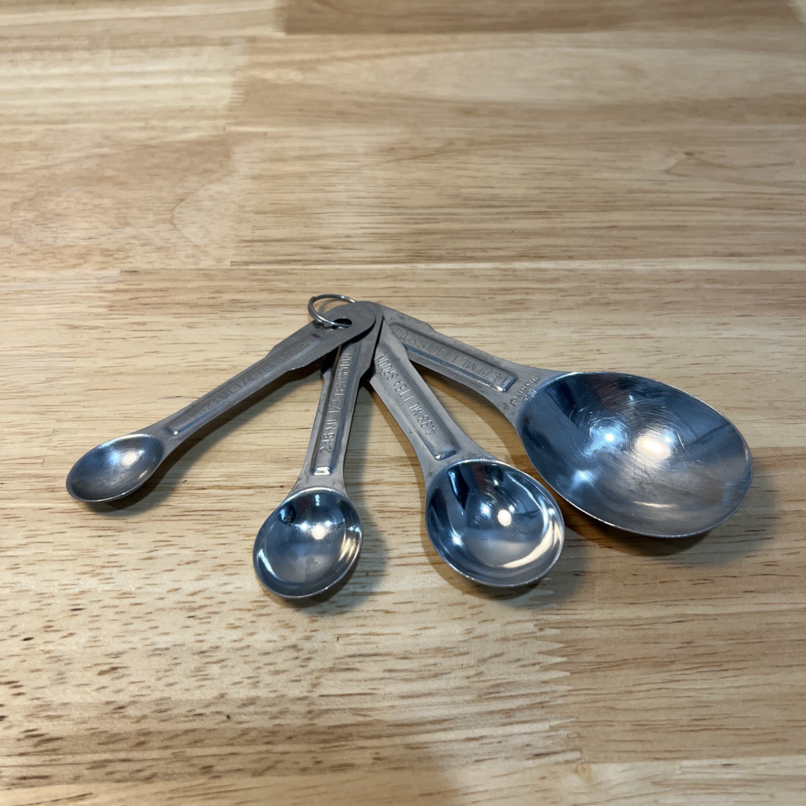 Set of 4 VTG Nesting Measuring Spoons, Shiny Stainless Steel W/Ring, China