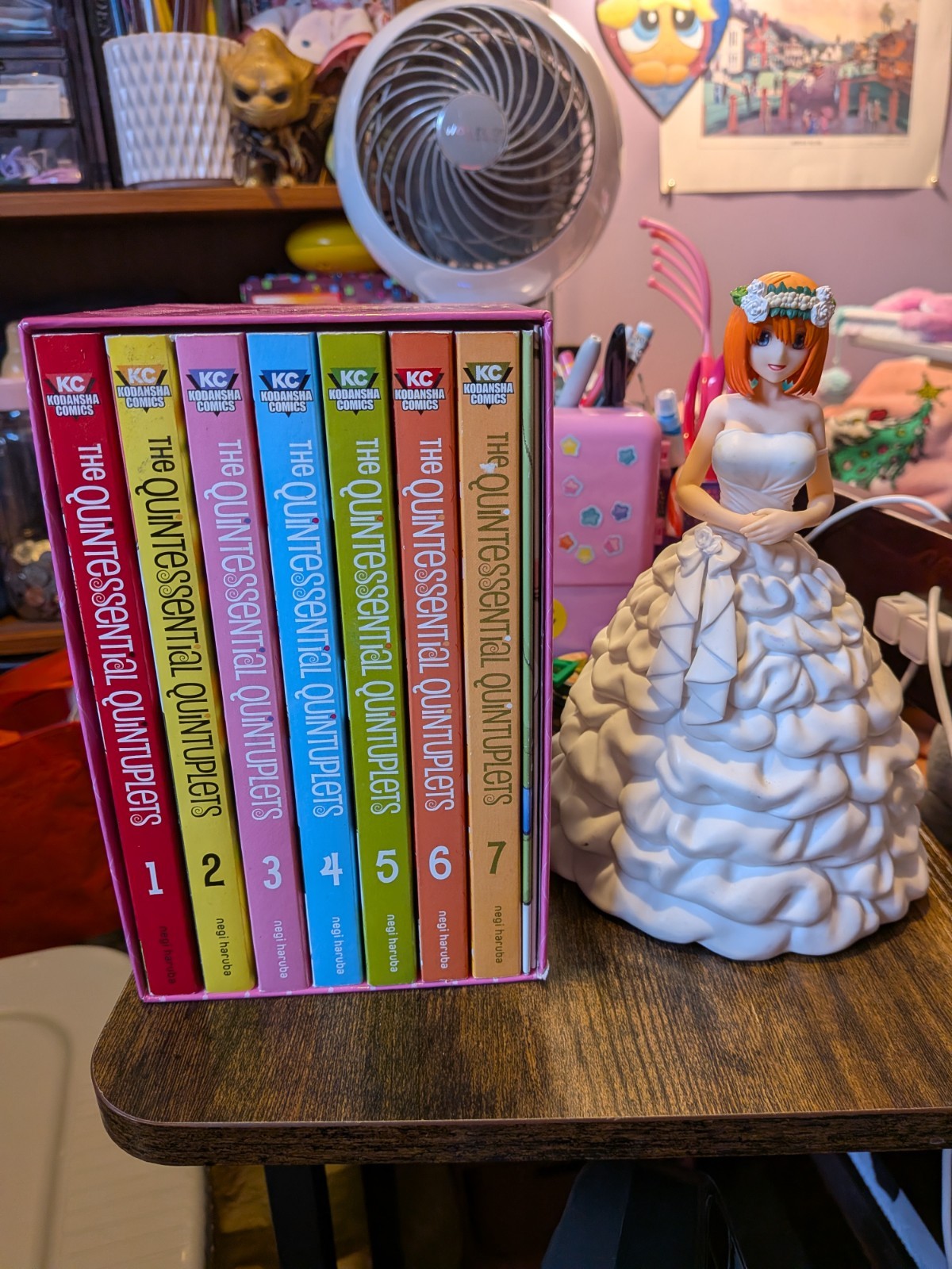 Box Set 1 – Quintessential Quintuplets – with original poster & figurine