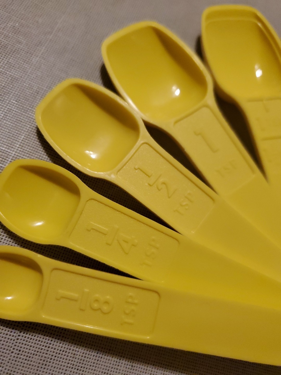 VTG Tupperware D Style Measuring Spoons Yellow Set 6 Dual Measure 1272 4 Tsp