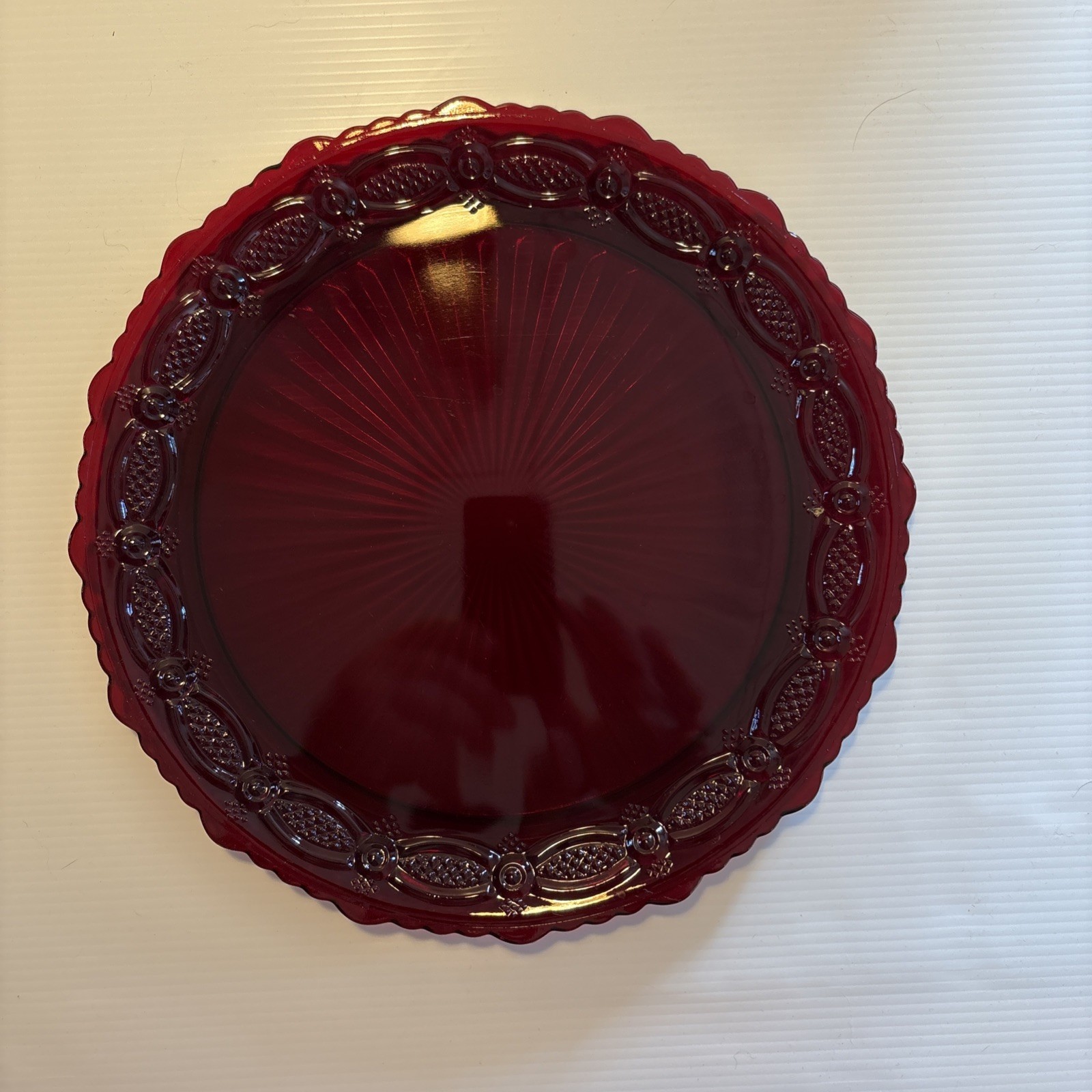 Avon Cape Cod 1876 Cranberry 10.5 Inch Dinner Plate