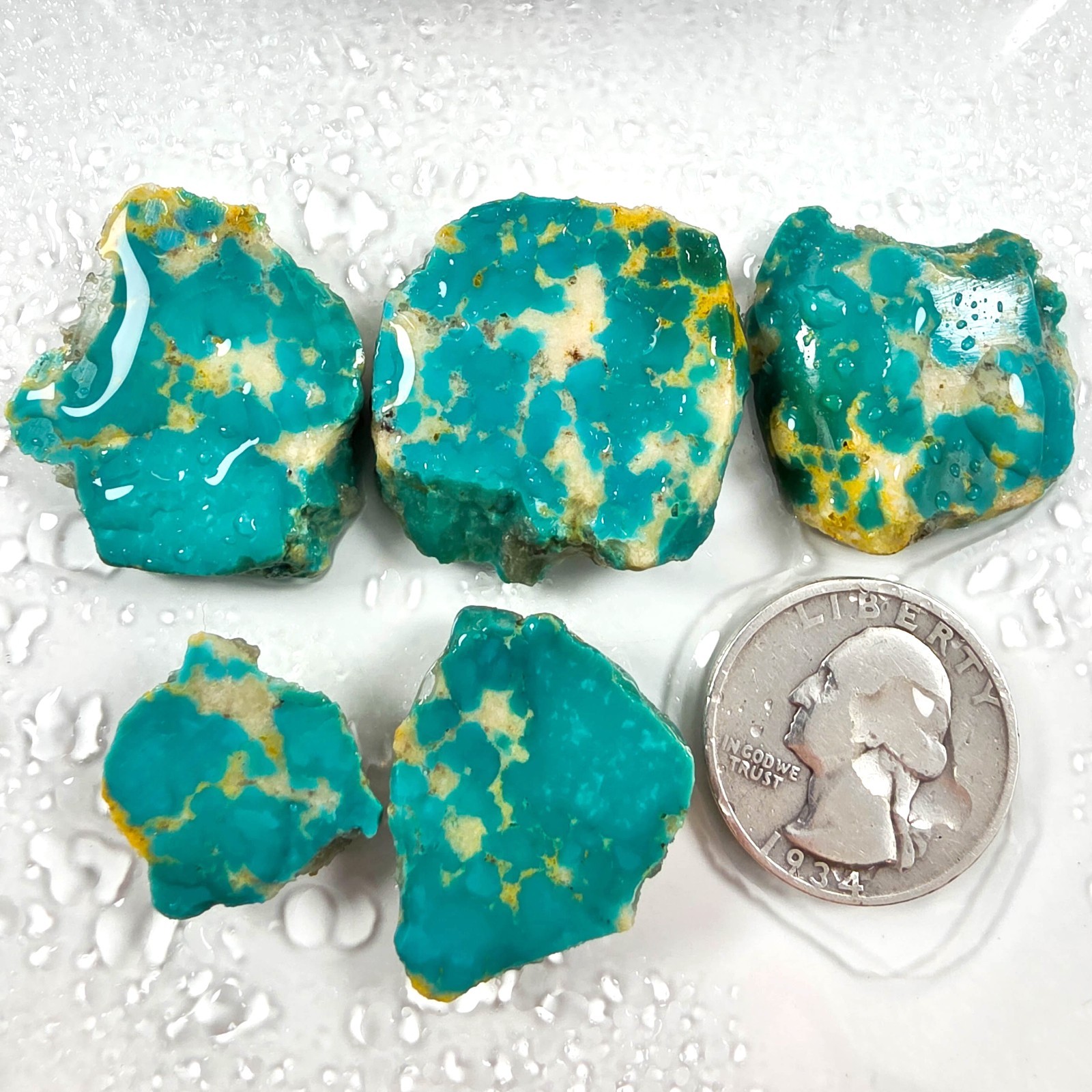 GS1210 AAA-grade Polychrome Turquoise Mtn. rough turquoise 26.1 gr, lapidary