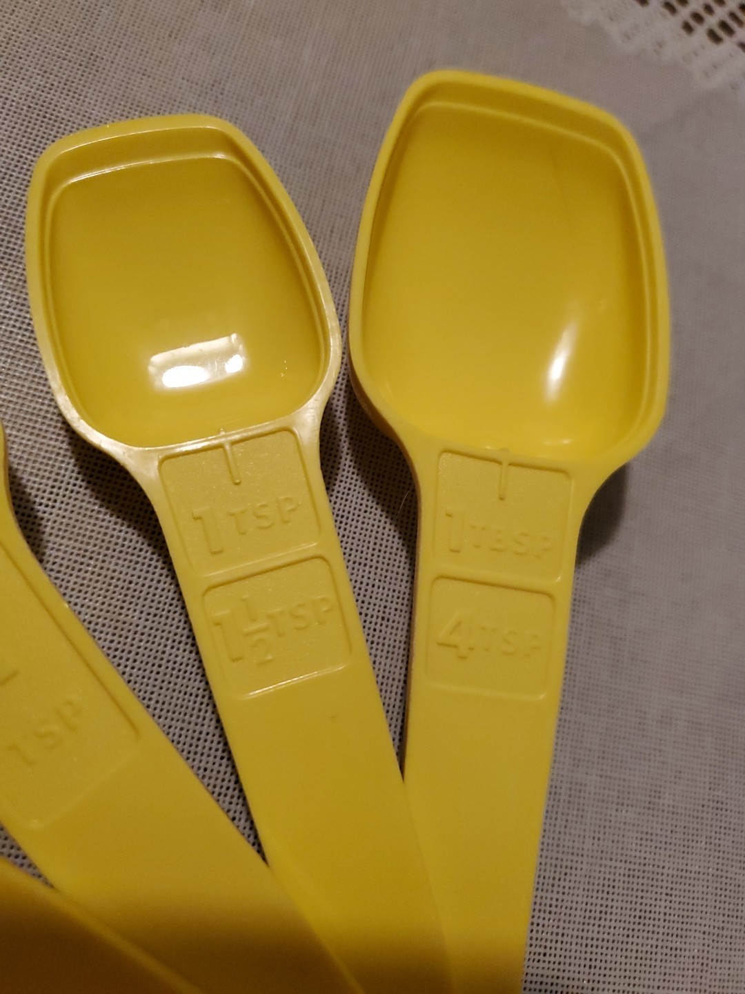 VTG Tupperware D Style Measuring Spoons Yellow Set 6 Dual Measure 1272 4 Tsp