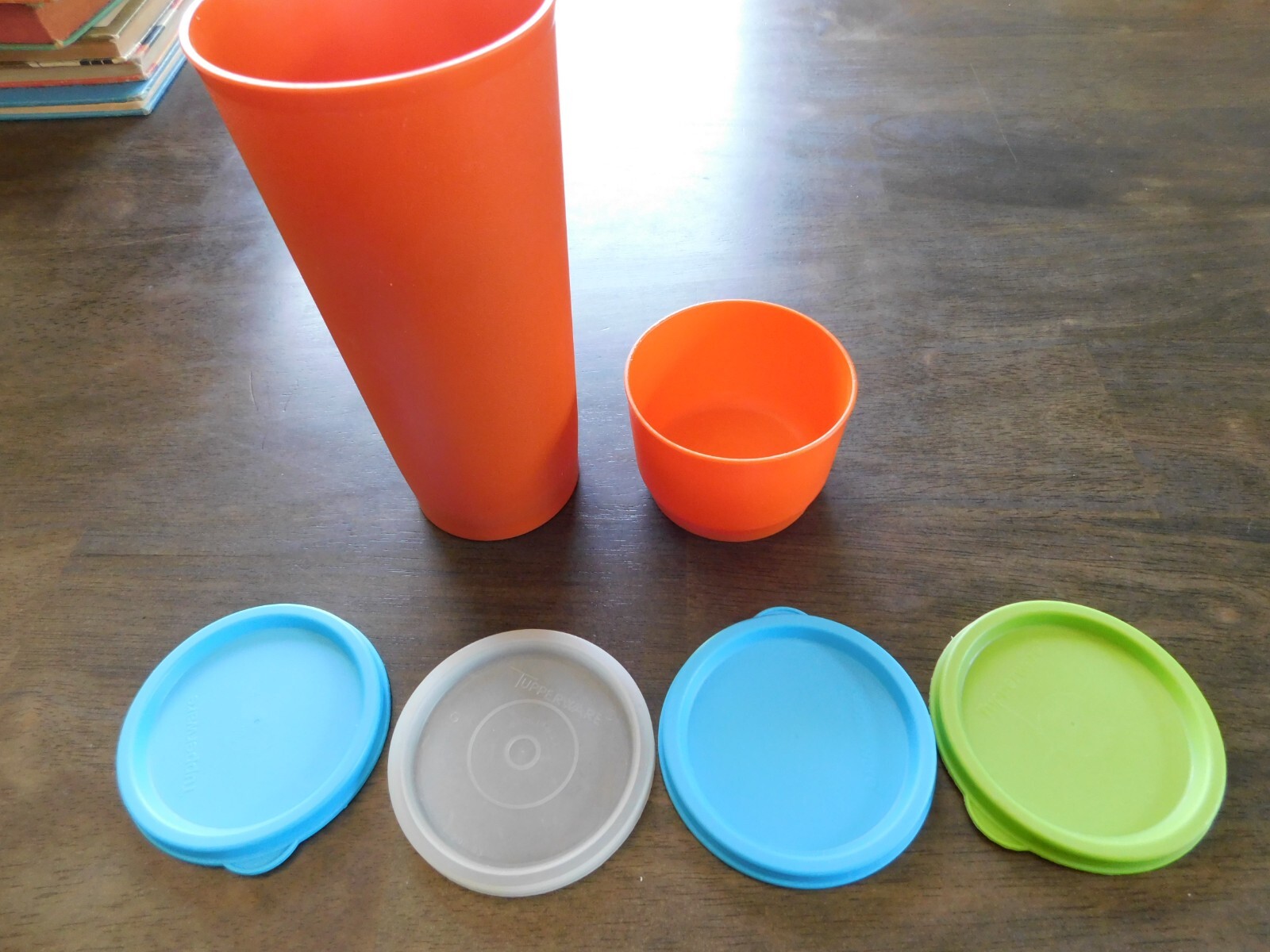 Vintage Tupperware 6 Piece lot 1348, 1229 with 4 Lids 4922, 297 Orange