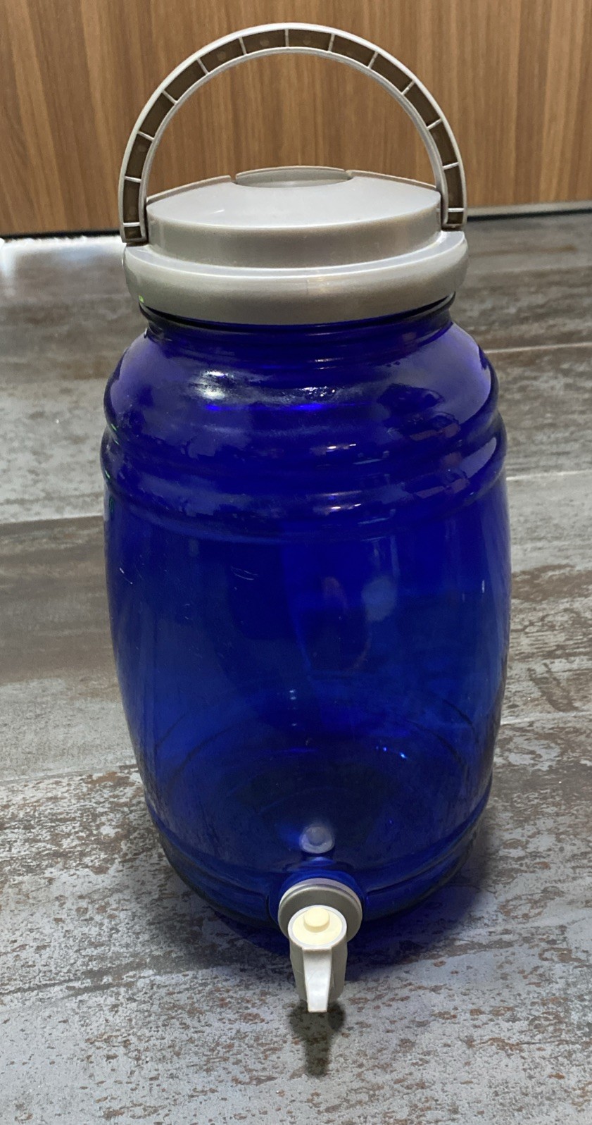 VTG 90’s Cobalt Dark Blue Glass Drink Dispenser Jar Sun Tea Spigot & Pour Spout