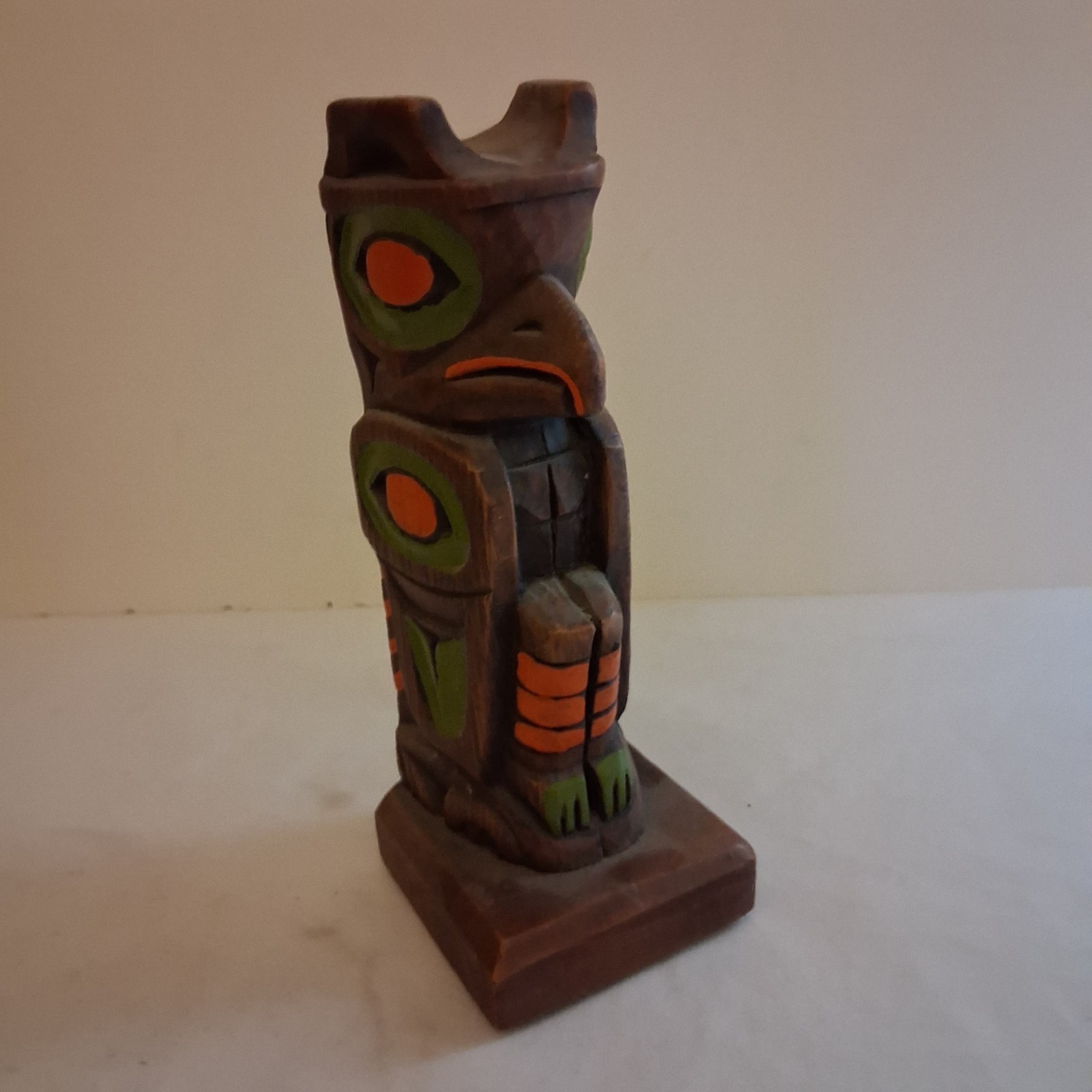 Alaskan Wood Totem Pole Made By Kiana 7″ Tall Wood Carving 1990’s