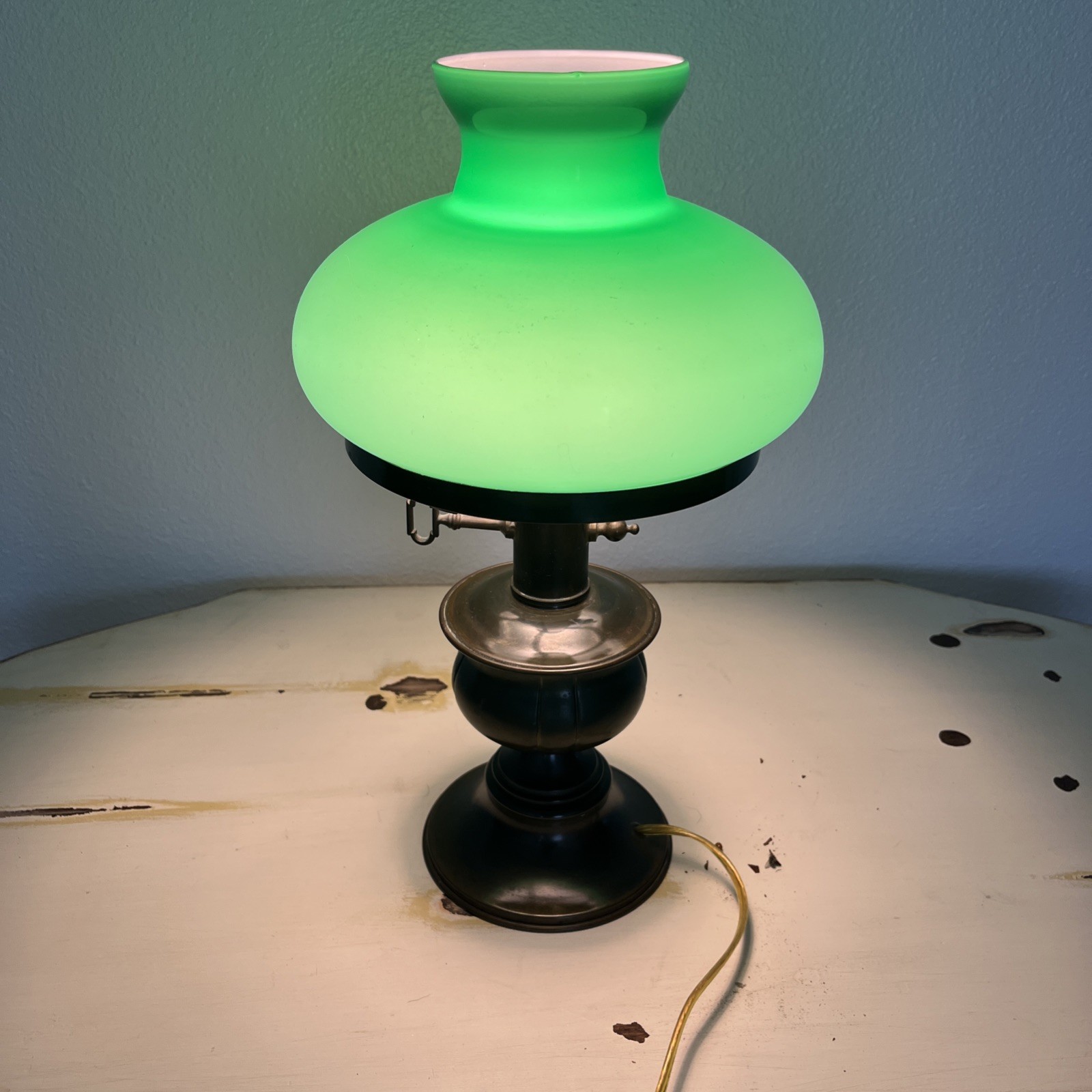 Vintage Hurricane Parlor Table Electric Lamp Cased Green