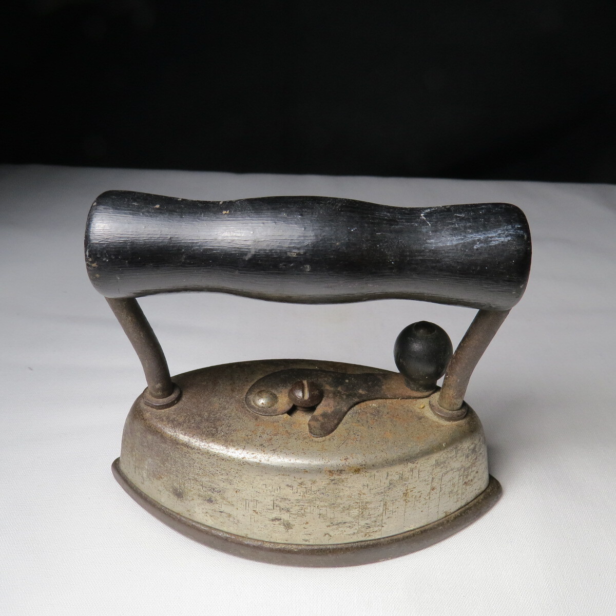 Vintage Miniature Sad Iron Cast Iron 4 3/4″ x 2 3/16″ Black Wooden Handle