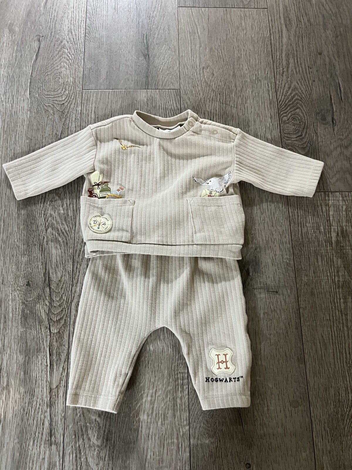 Calling All Harry Potter Fans! EUC 3-6 Months Set! Cream Colored + Detailed!