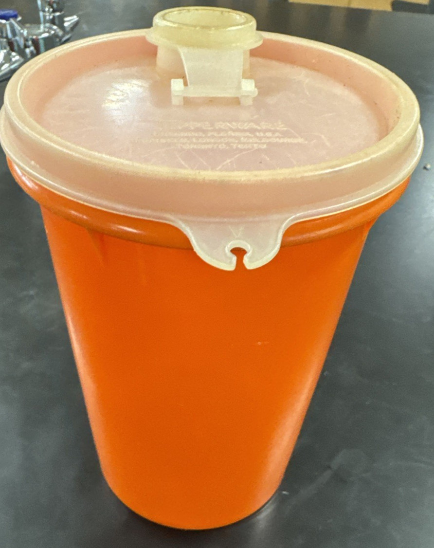 VTG Orange Tupperware 1Qt Handolier Pitcher Container Pour Spout Lid Kitchen