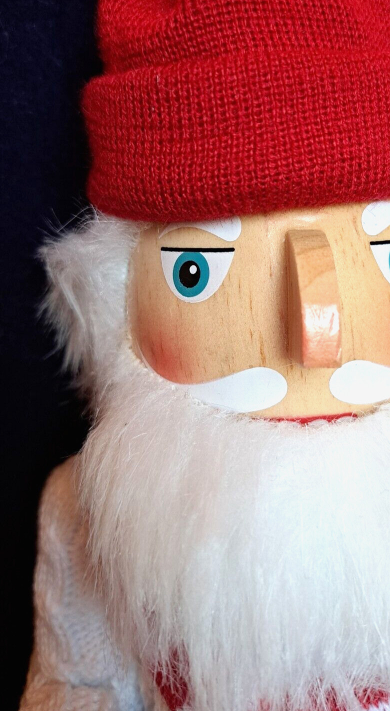 SANTA NUTCRACKER WOOD CHRISTMAS DECOR CLASSIC HAND PAINTED 14″ HIGH