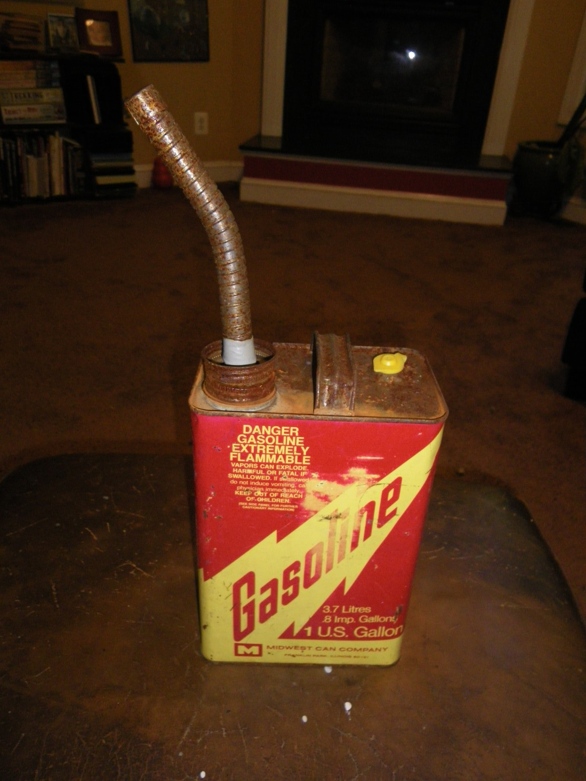 Vintage Midwest Can Company 1 gal Metal Gasoline Petrol Gas Can Stancan Patina!