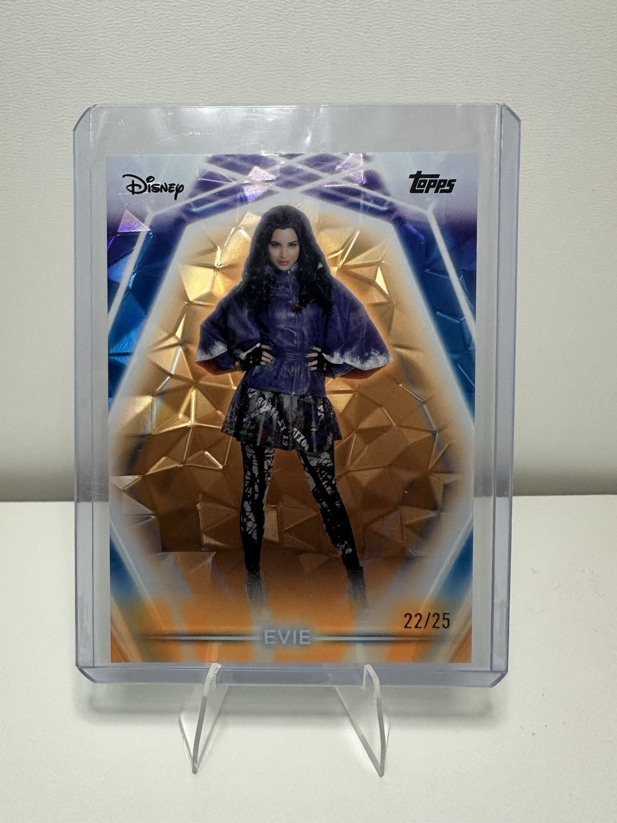 Topps Disney Descendants Evie Orange Diamante #157 Serial Numbered 22/25 (2026)
