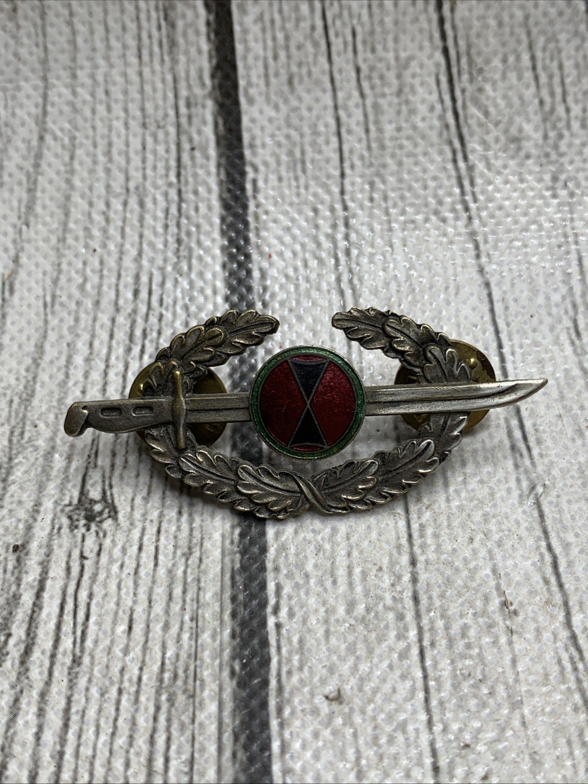 Original Korean War Era US Army 7th Infantry Division Order of the Bayonet Badge