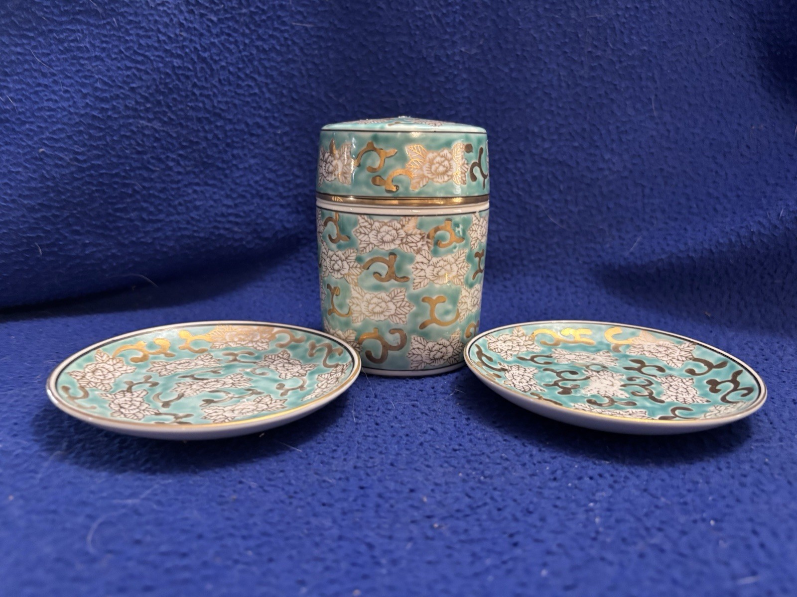 Vintage Gold Imari Japan Teal Porcelain Tea Caddy Lidded with 2 Plates, 1970s