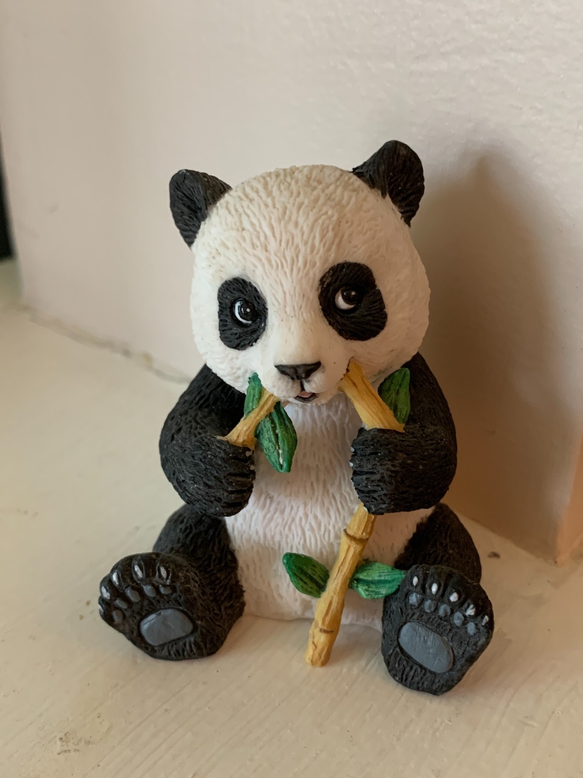 PANDA BEAR FIGURINE/FIGURE Small 2.5″ Polyresin Cute Panda w/bamboo