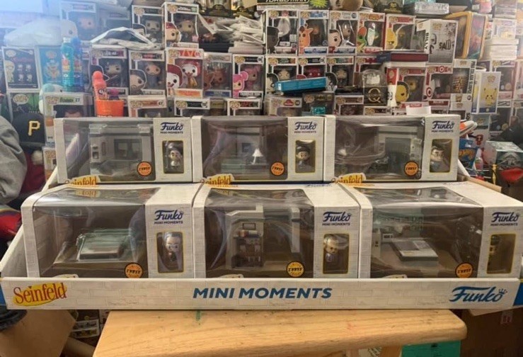 Seinfeld Funko Pop Apartment Chase Set With Display Case
