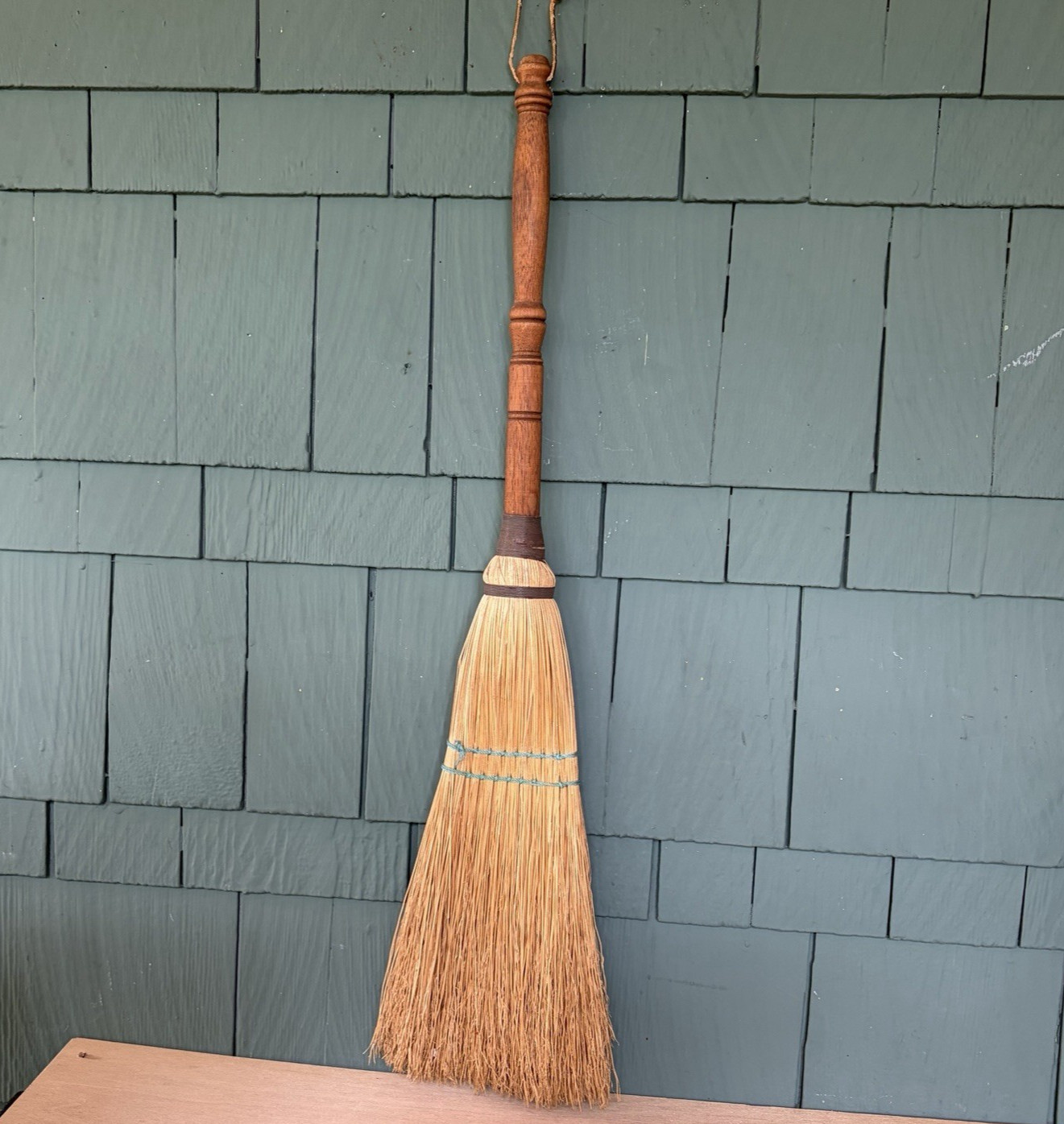 Vtg Primitive Hearth Whisk Broom 28″ Long Farmhouse Cottage Country Rustic