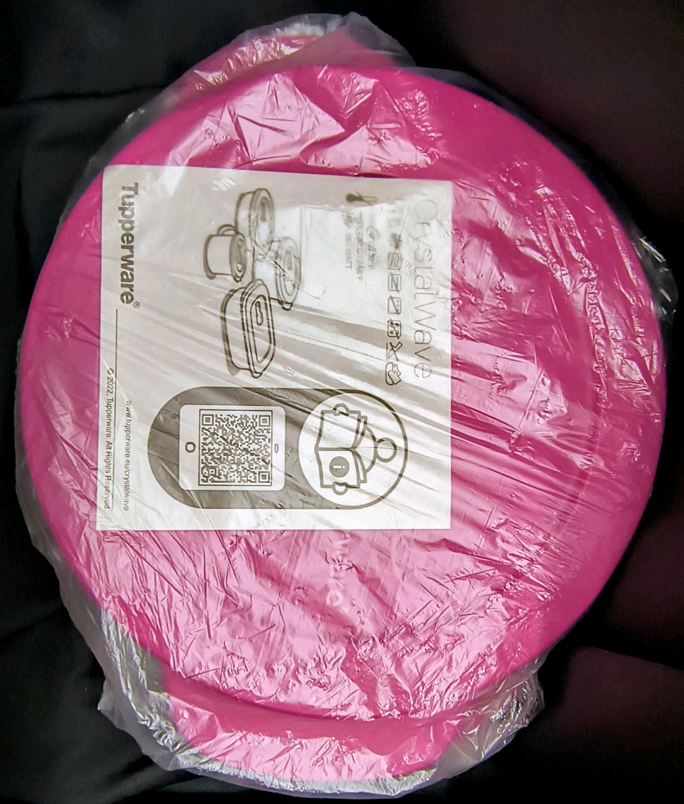 Tupperware Crystalwave Round Vented Divided Dish 1.5 Cup & 2-1 Cup Raspberry