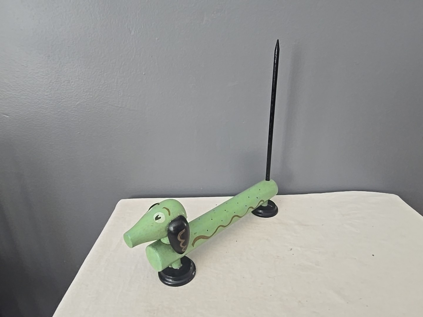 Vintage Wood Mid Century MCM Dachshund Longfellow Appetizer /Pretzel Holder 10″