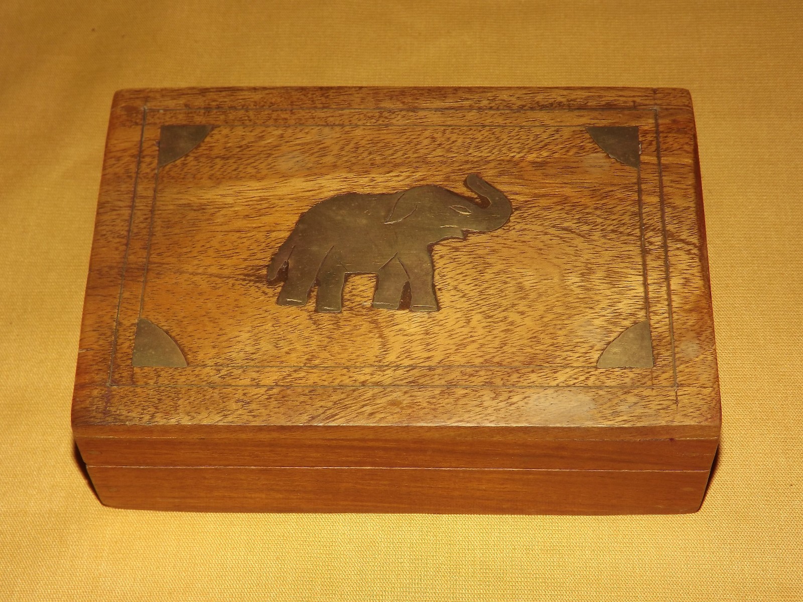 VINTAGE BRASS INLAY ELEPHANT WOOD TRINKET ORGANIZER VELVET LINED BOX