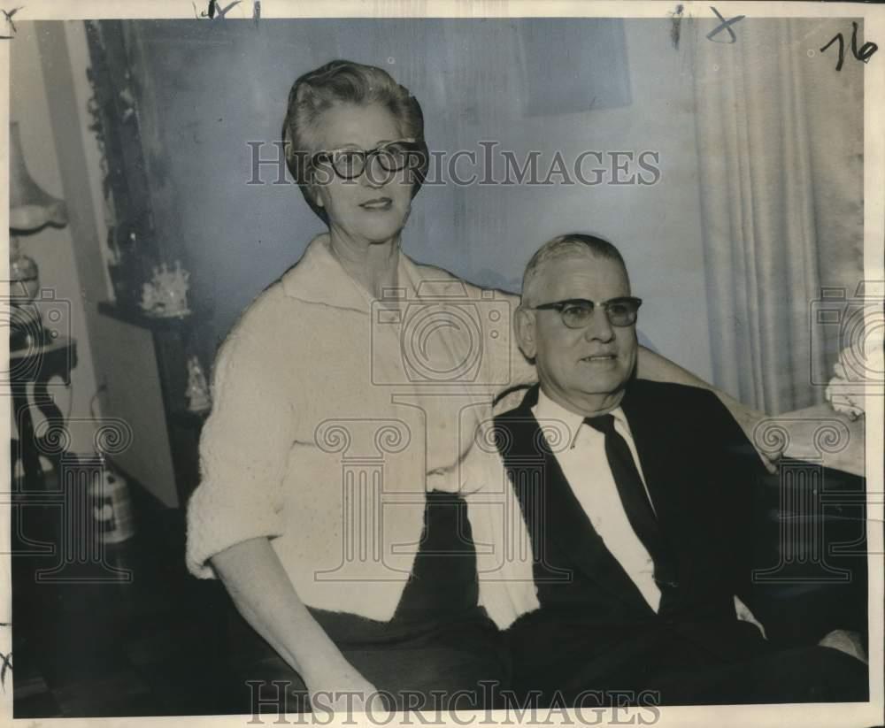 1964 Press Photo John O. St. Amant, sheriff-nominee, with wife, Vivian at Home