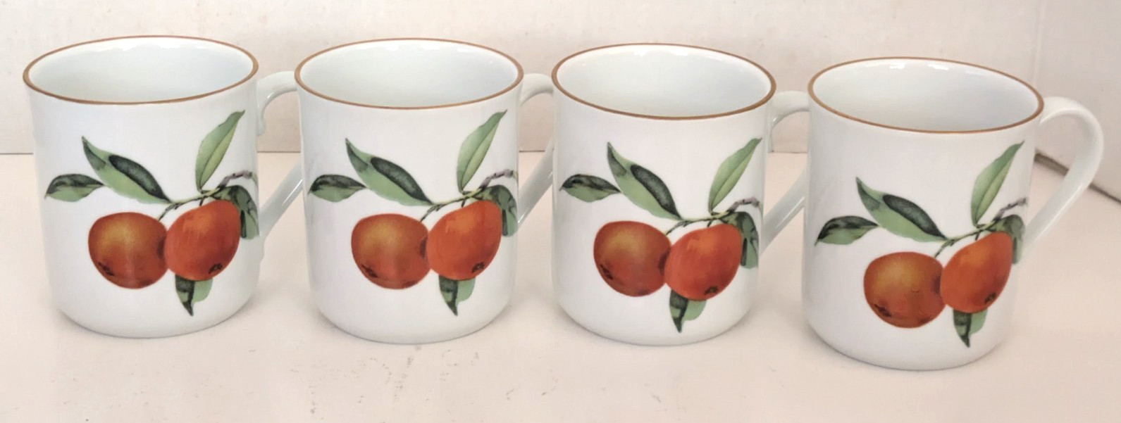 Royal Worcester Evesham Peach & Berries Coffee Cup Mug Set Of 4 England 10 Oz