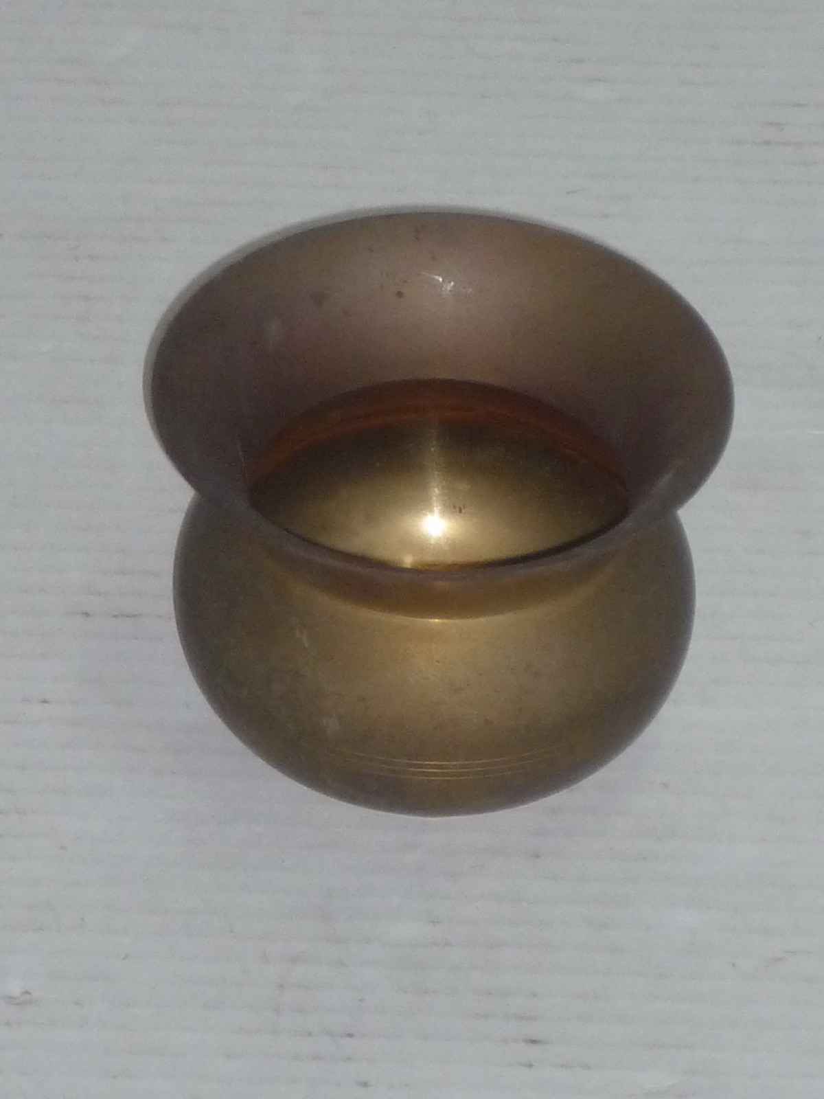 VINTAGE MADE IN INDIA BRASS U.S. TOBACCO CO 3 1/2″ TALL SPITTOON