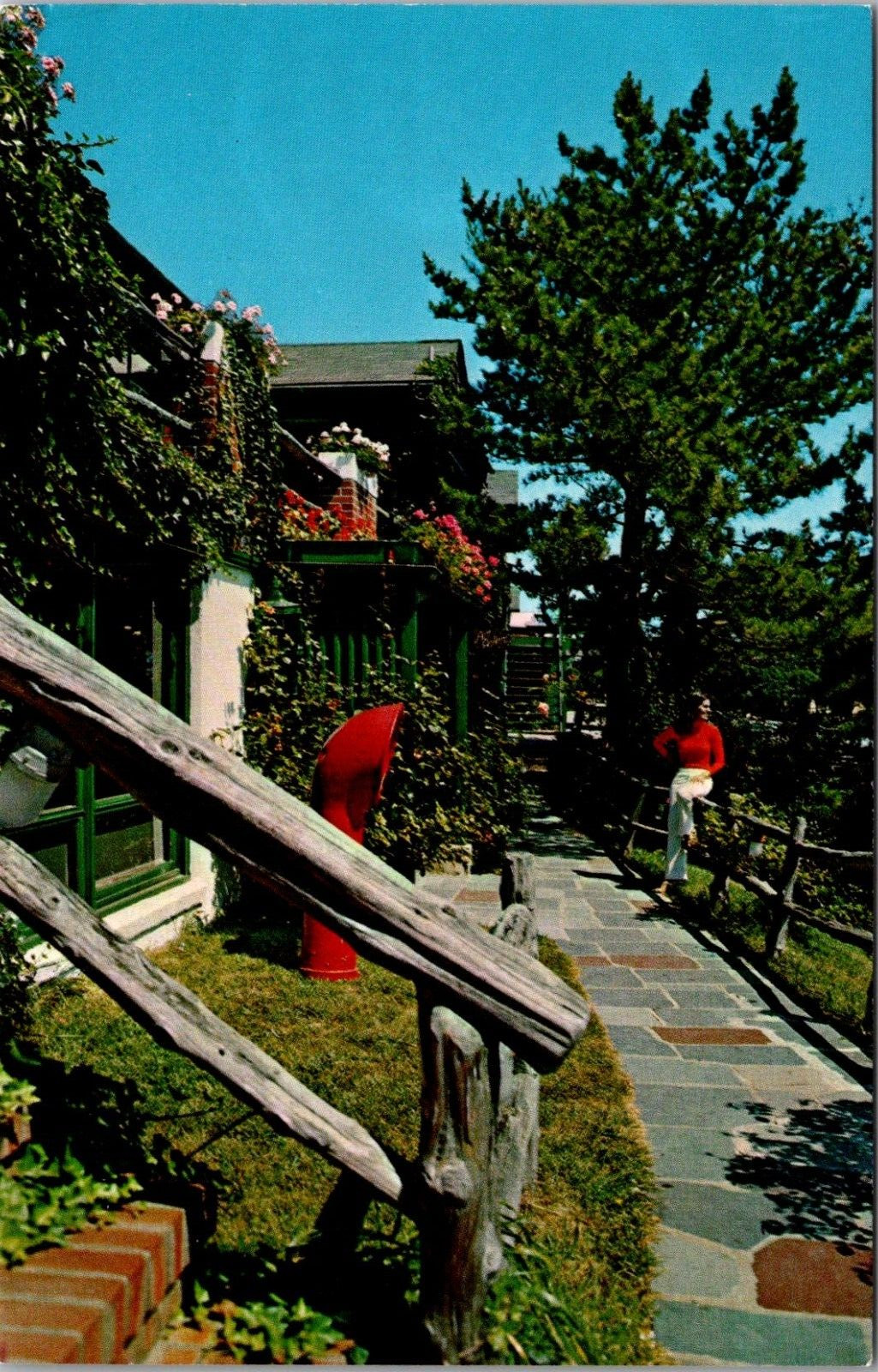 Gurney’s Inn-The Promenade-Montauk, Long Island, New York-Chrome Postcard