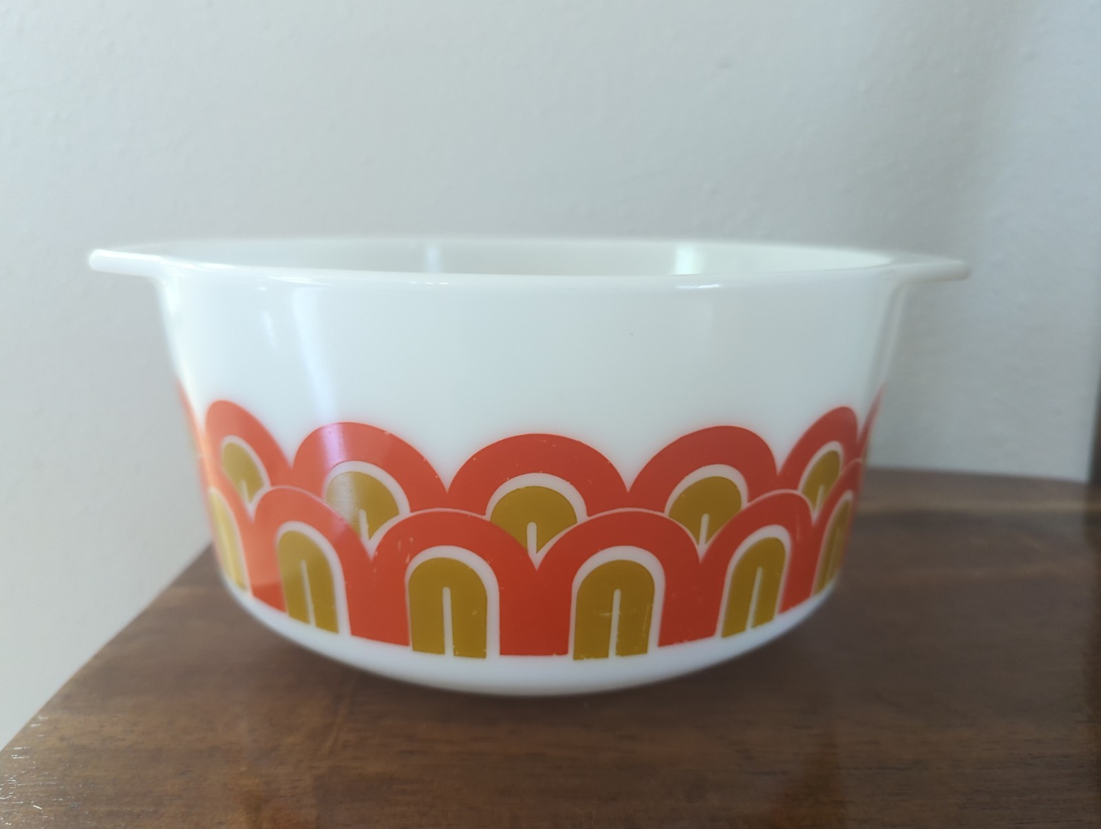 Vintage Pyrex “Arches” or “Fish Scales” Pattern 3 Quart Casserole Dish 344