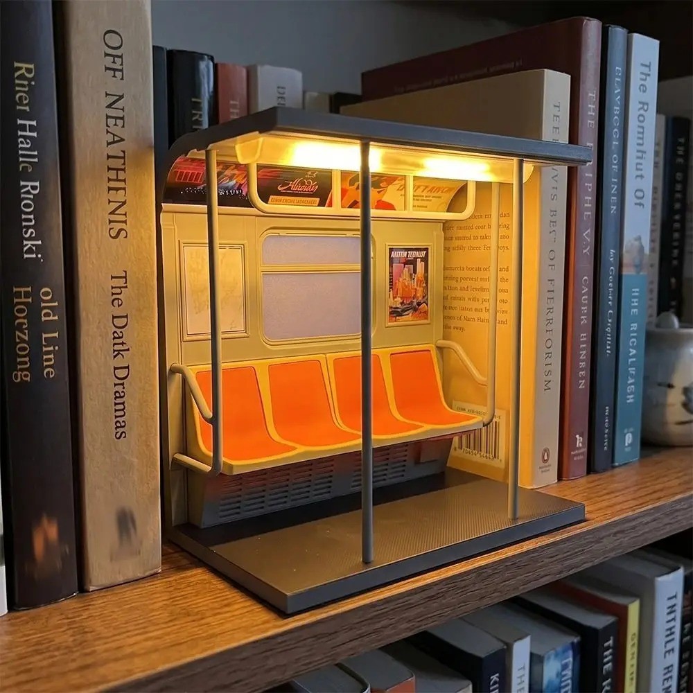NYC Subway Train Lamp – 3D Printed Vintage New York Subway Train Night Light