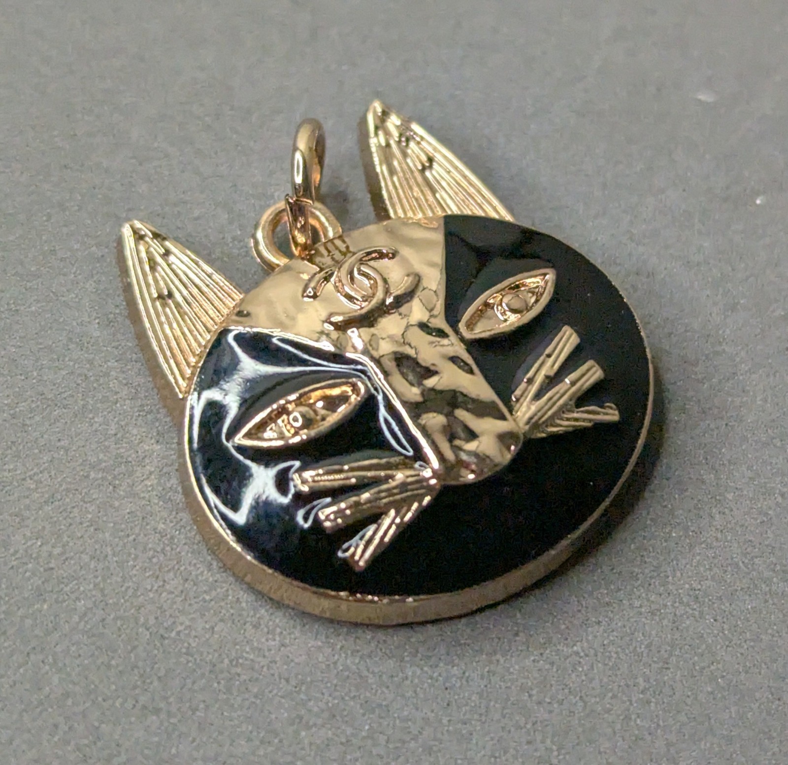 Designer Button Black and Gold Cat Zipper Pull / Charm 25mm