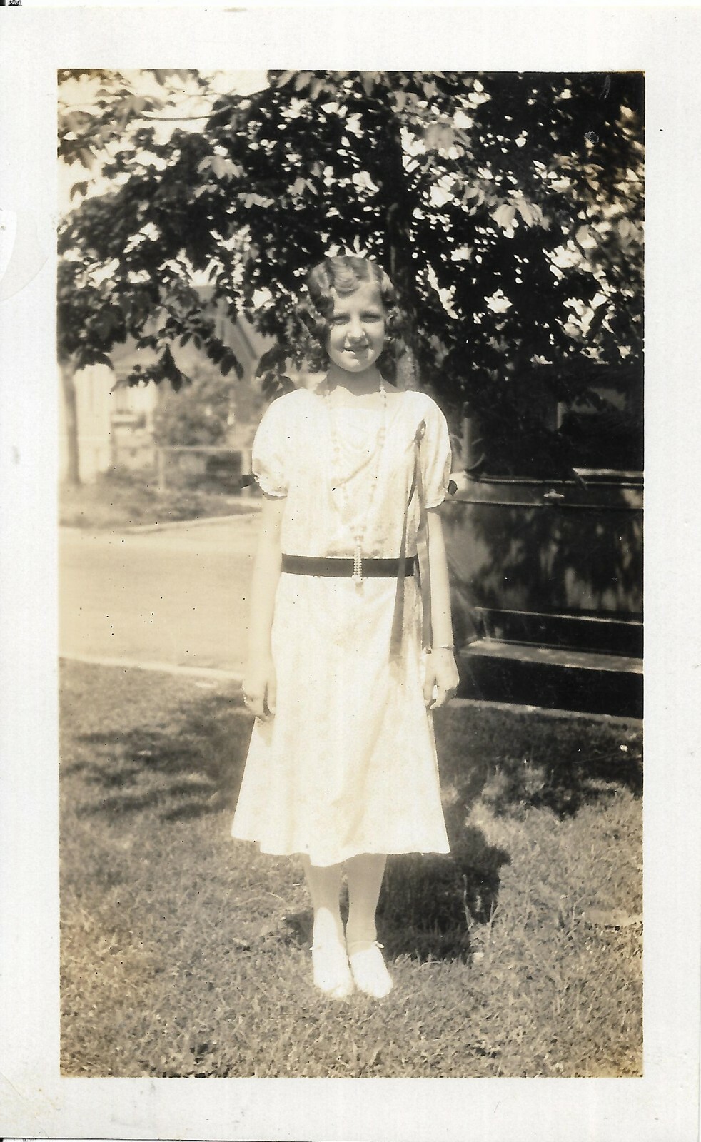 3 vtg antique photos pretty women 1931 1935 1930s