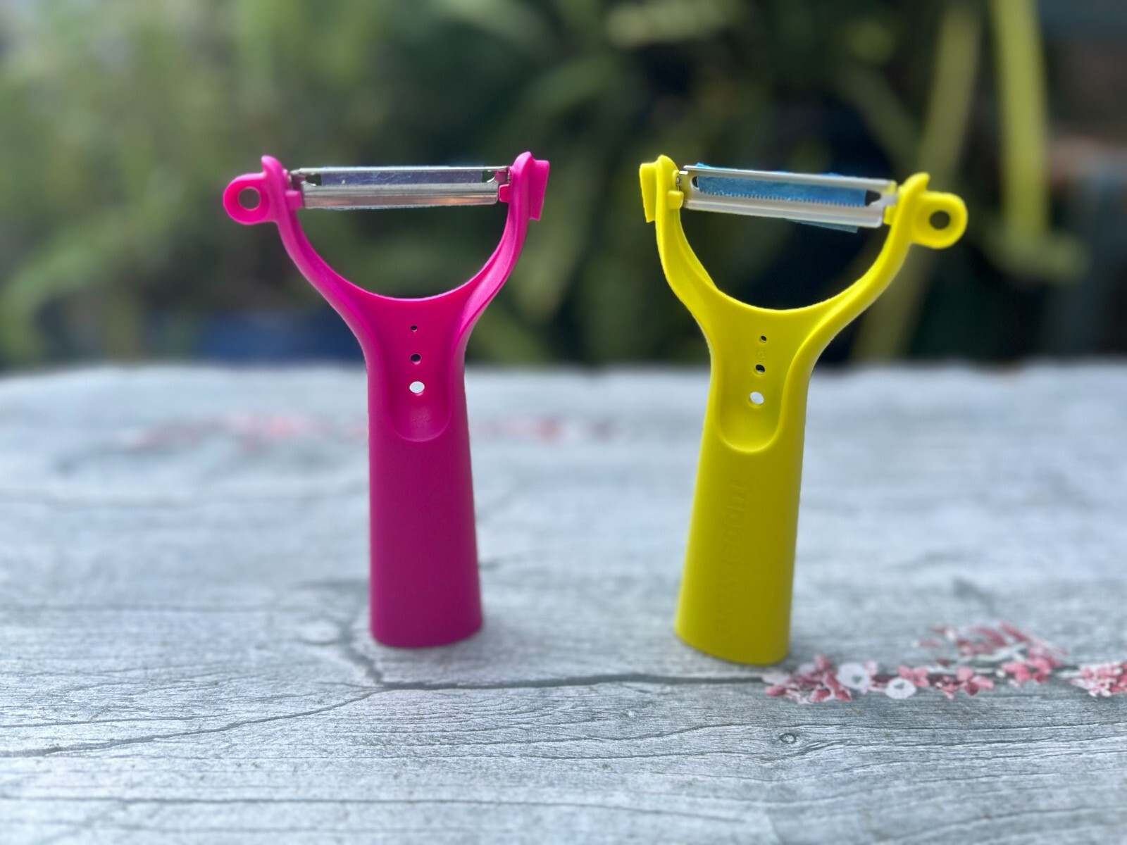 Tupperware Horizontal Vegetable Peeler 5-In-1 Tool choose your color new