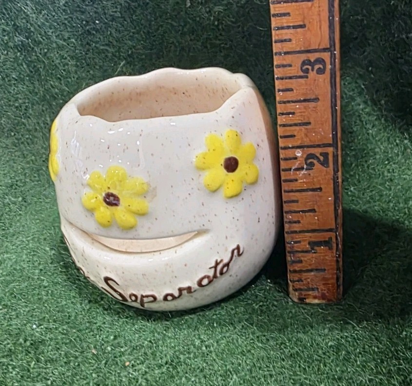 Egg Separator, Vintage Ceramic Cracked Egg W/Yellow Daisies Retro Kitchen Gadget