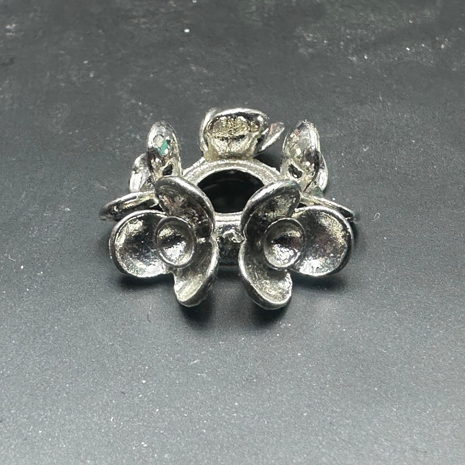 Metal crystal small ball basef