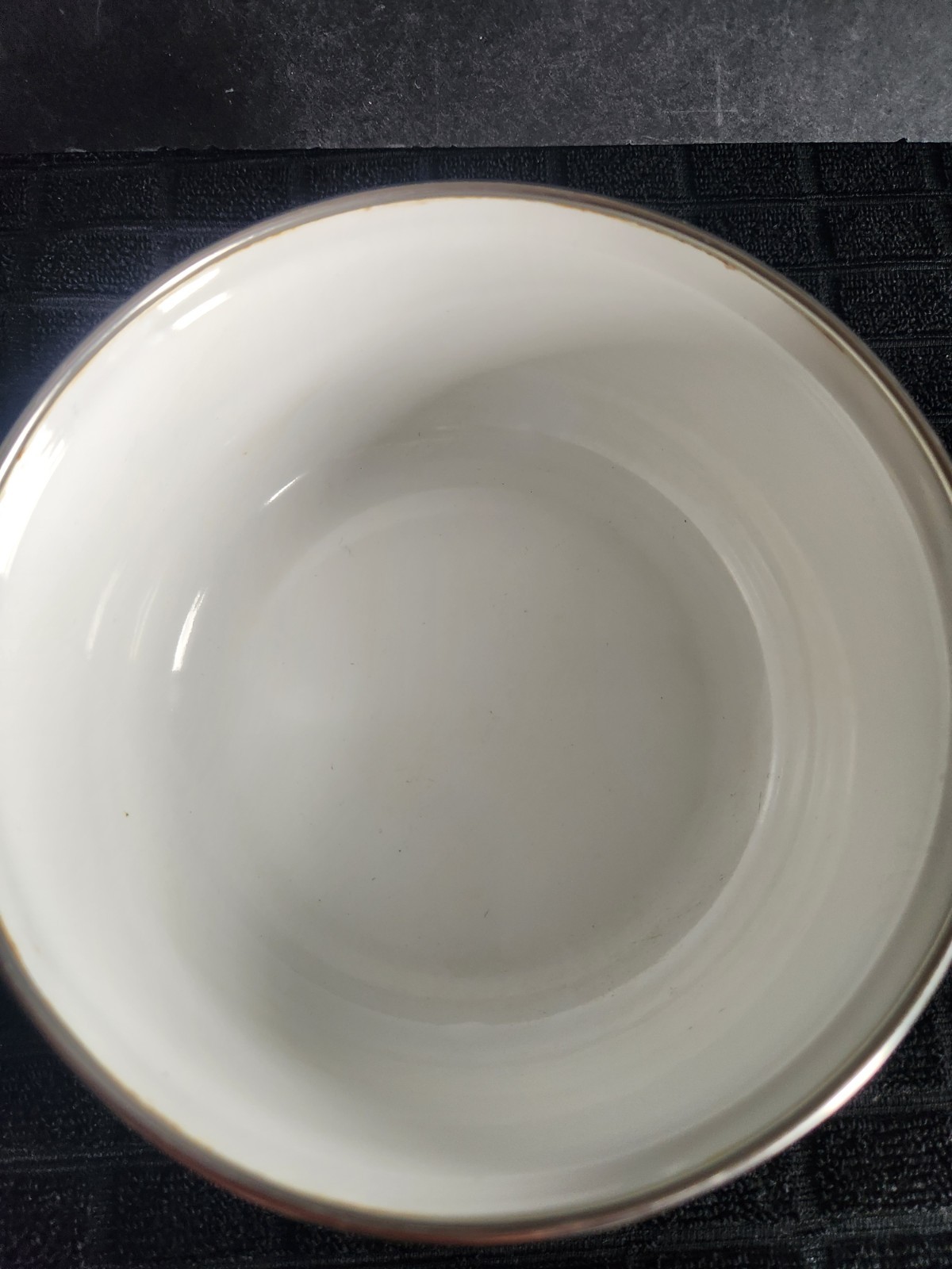 2 Enamelware Nesting Bowls with Multicolored Floral Pattern • 6¾” & 5¾” Diameter