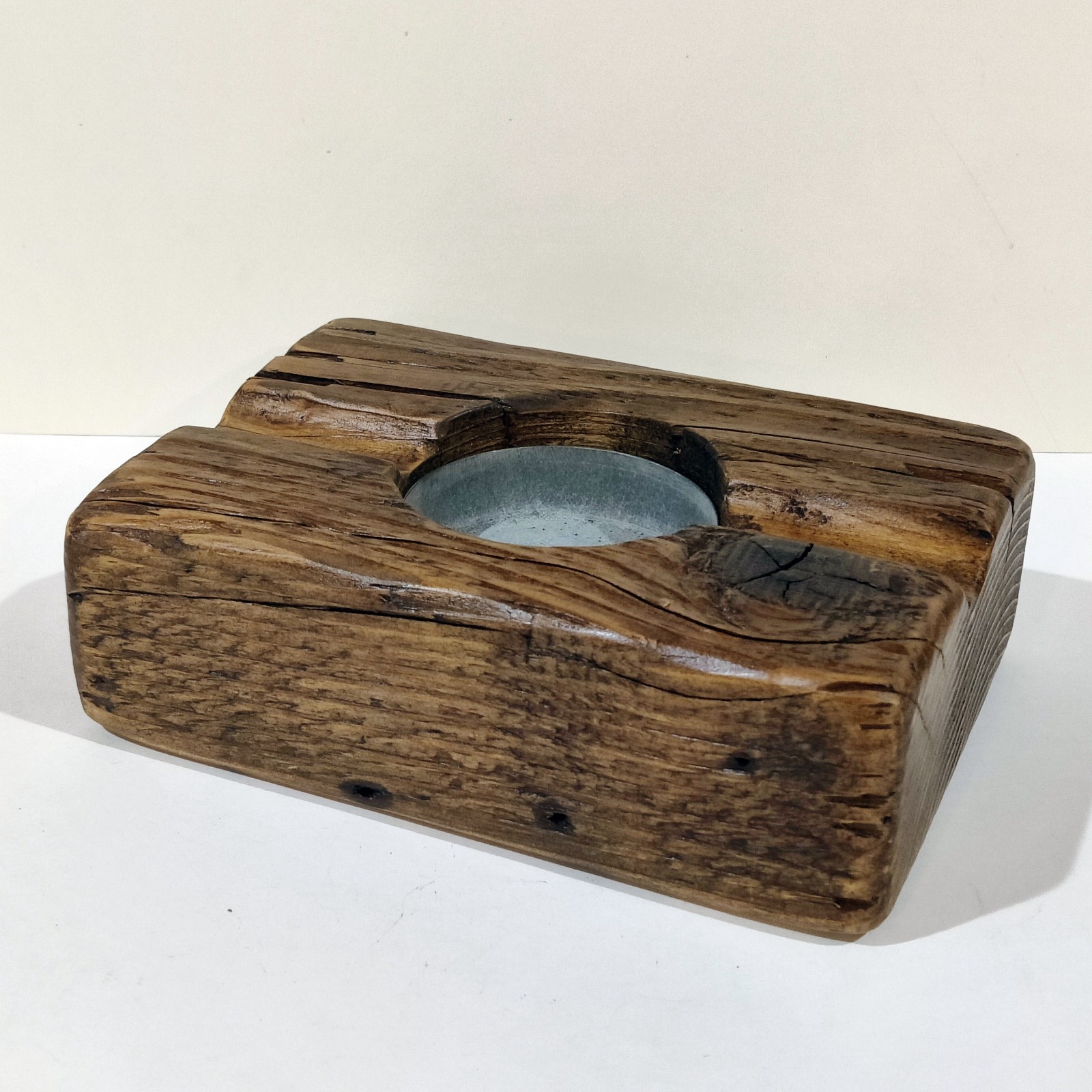 Fancy cigar holder/ashtray – Handcrafted by ETU from reclaimed wood – Hungary