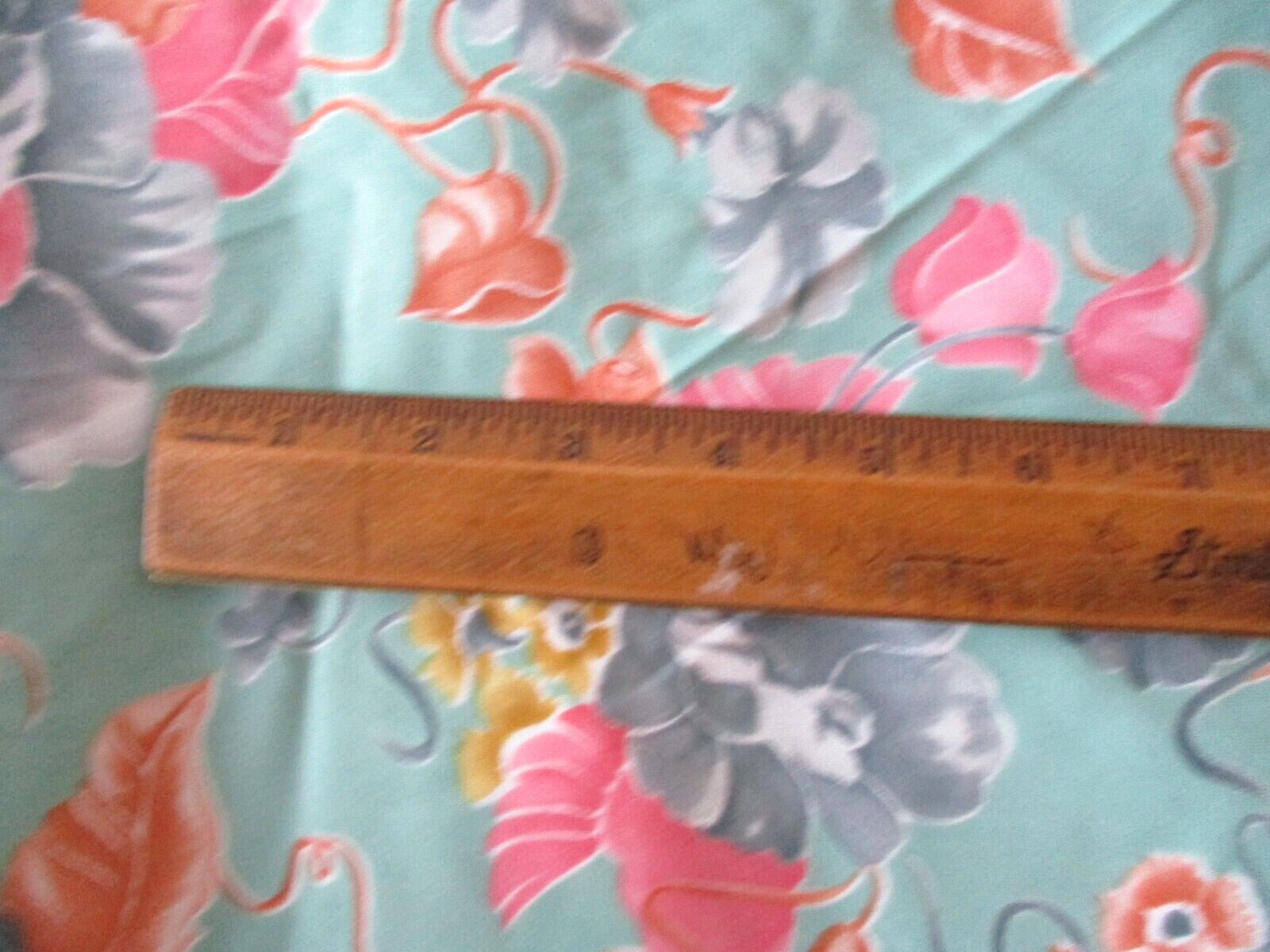 VINTAGE POLYESTER ?? STRETCHY MEDIUM WEIGHT FABRIC MATERIAL 2 YDS X 2 FT.