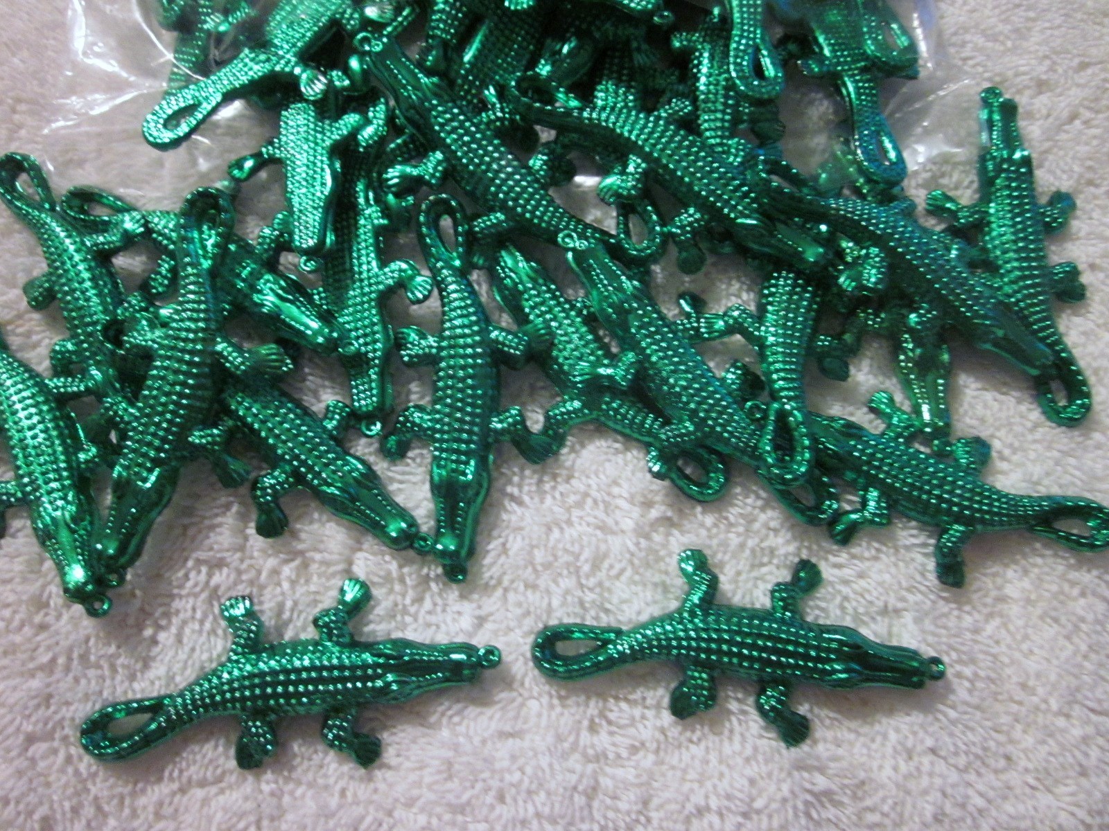 6 DOZEN (72 pieces) “GREEN ALLIGATOR TRINKETS” 70mm – BULK CRAFTS GATORS