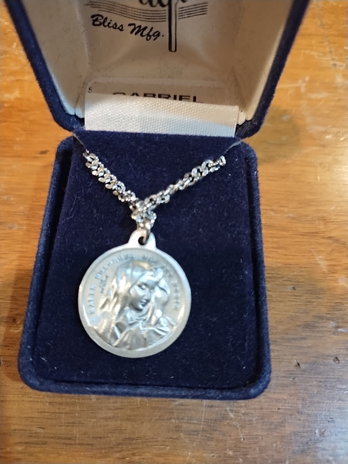 St Gabriel the Archangel Mater Dolorosa Sterling Silver Medal +20″ Chain