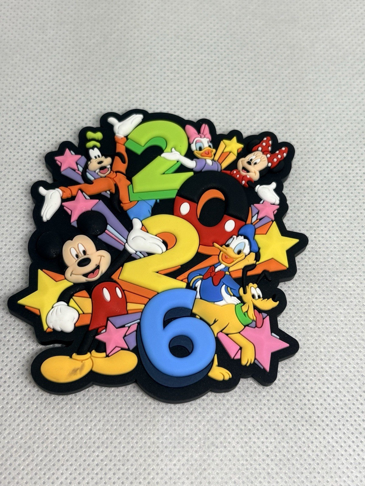2026 Donald Duck And Friends Magnet !!