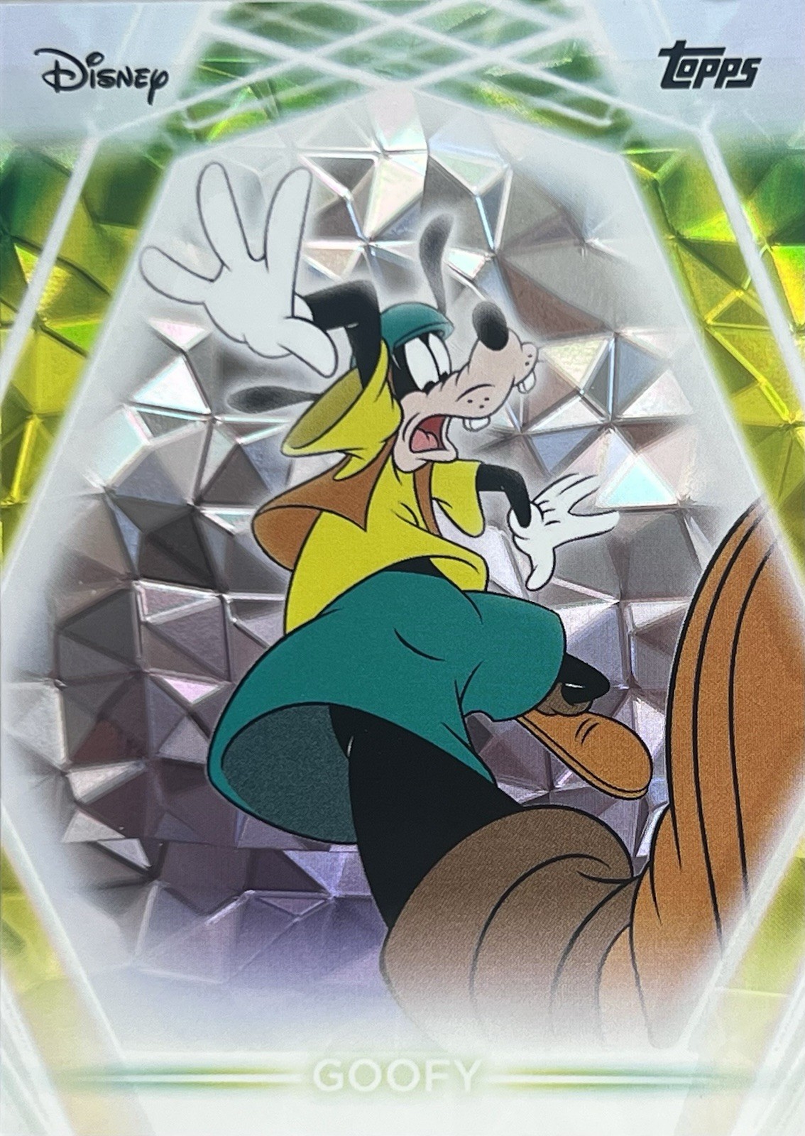 2026 Topps Disney Neon Goofy Diamanté #102
