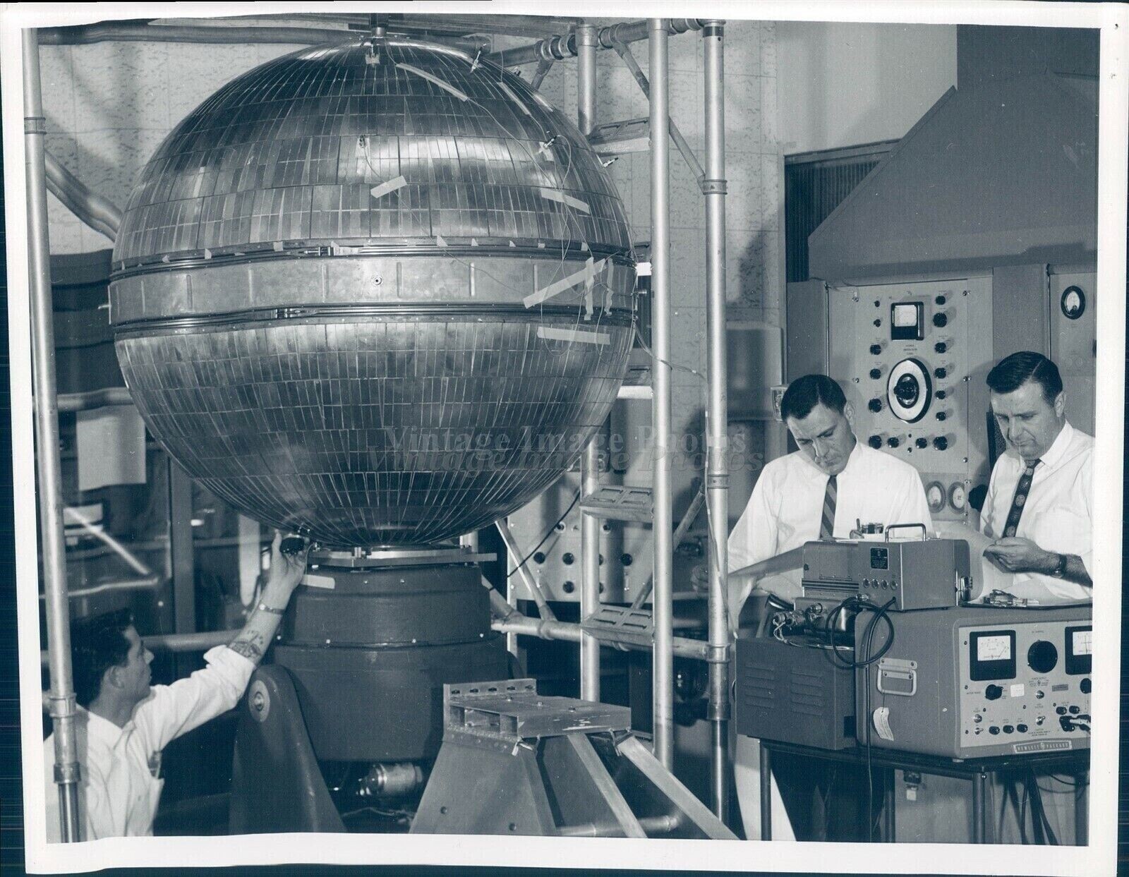 1960 Business Men Tie Workers Buttons Sphere Equipment Vintage Image Press Photo
