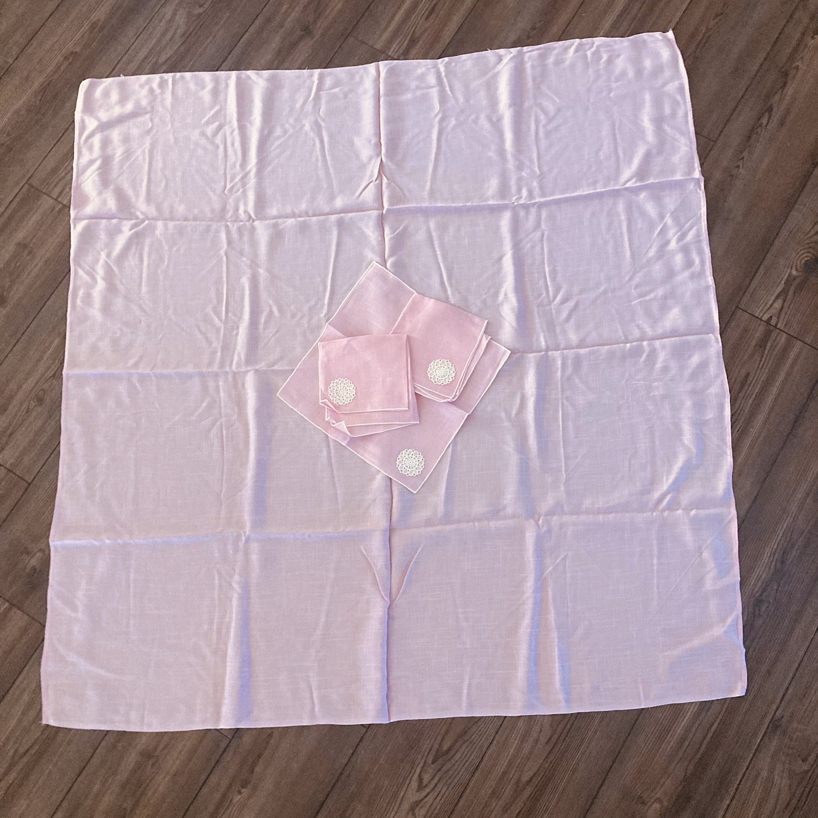 Vintage Pink Linen Bridge Tablecloth & 3 Appliquéd Napkins Set -Square 46 X 49”
