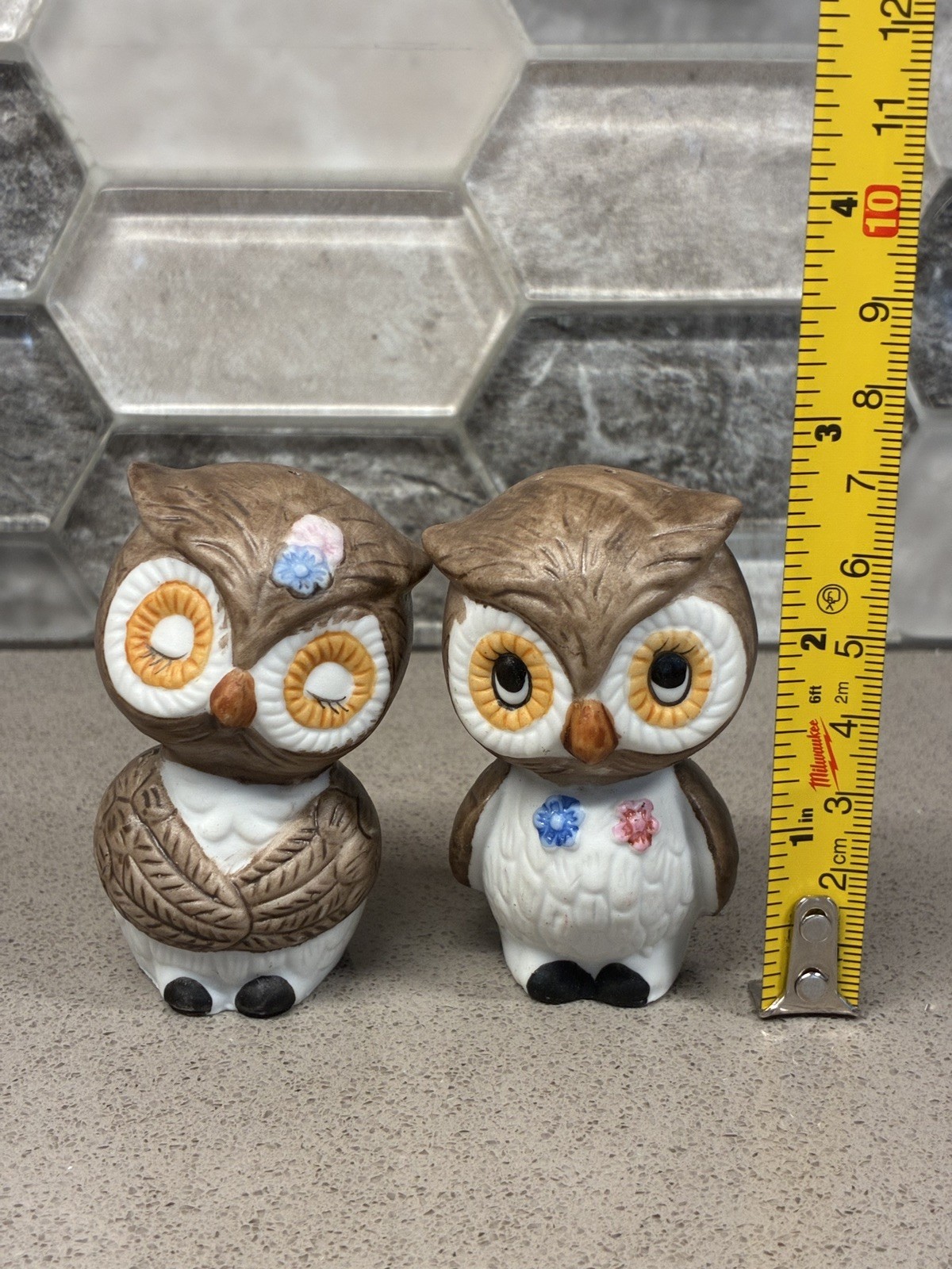 Vtg Big Eyed Anthropomorphic Ceramic Kitsch Owls Salt Pepper Shaker Set Korea